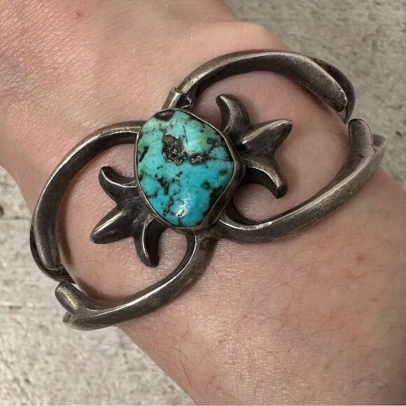 Sold - Picture 1 of 10